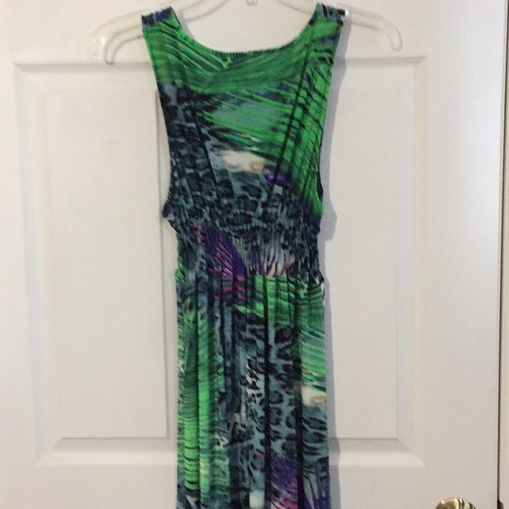Dress - Picture 3 of 3